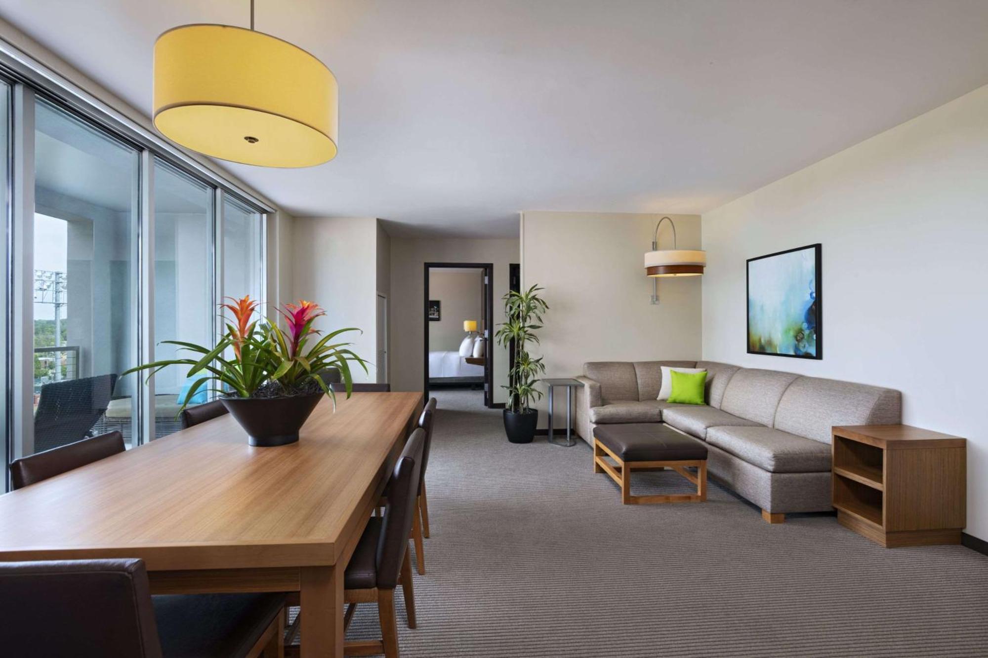 Hyatt Place Greensboro Downtown Екстер'єр фото