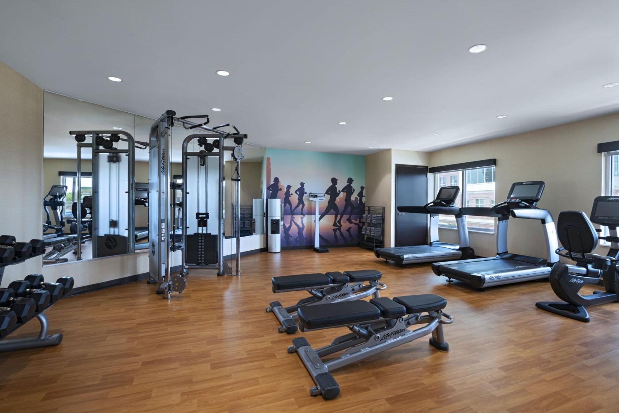 Hyatt Place Greensboro Downtown Екстер'єр фото