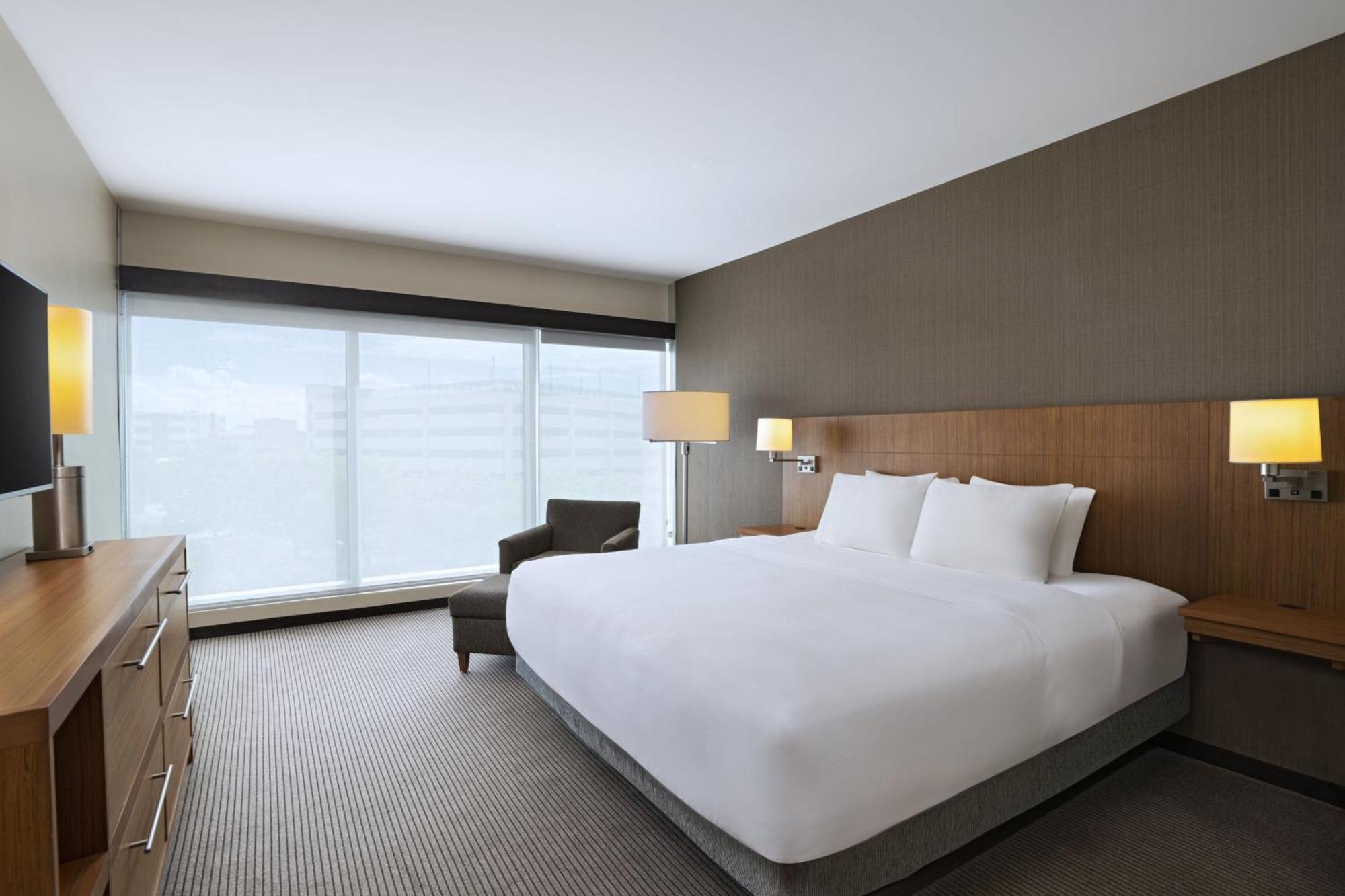 Hyatt Place Greensboro Downtown Екстер'єр фото