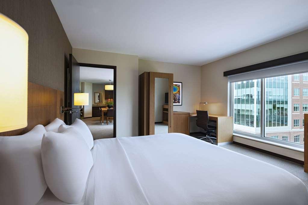 Hyatt Place Greensboro Downtown Номер фото
